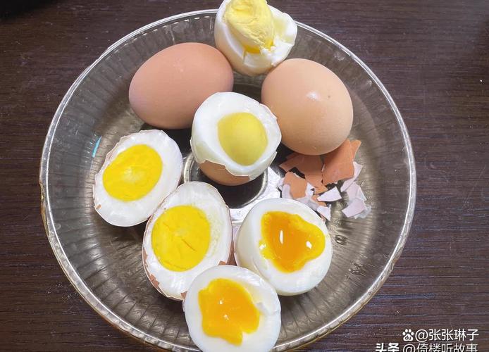 煮鸡蛋剥壳难？加勺盐轻松解决