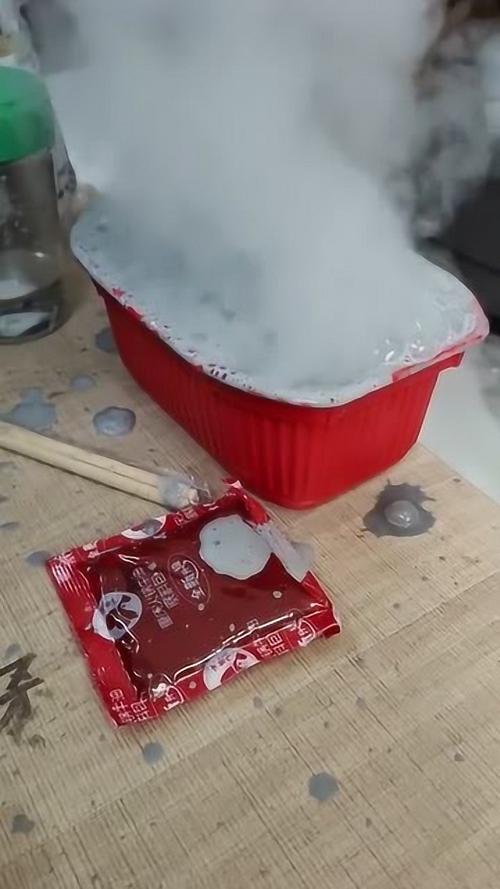 自热食品使用不当会爆炸