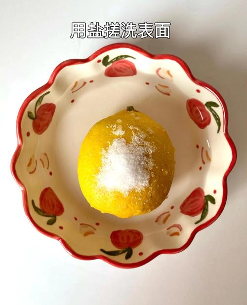 空气炸锅油渍难清？柠檬片 + 锡纸清洁超省力​