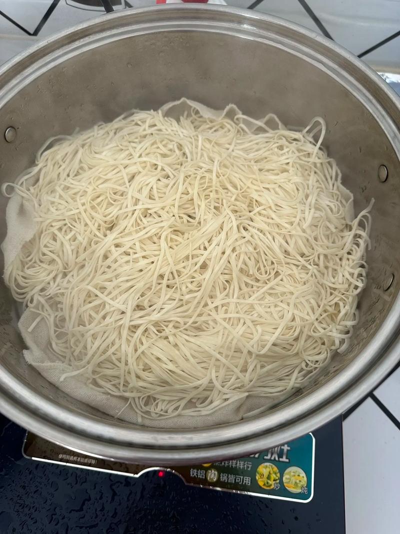 煮面条时加这个能防止溢锅