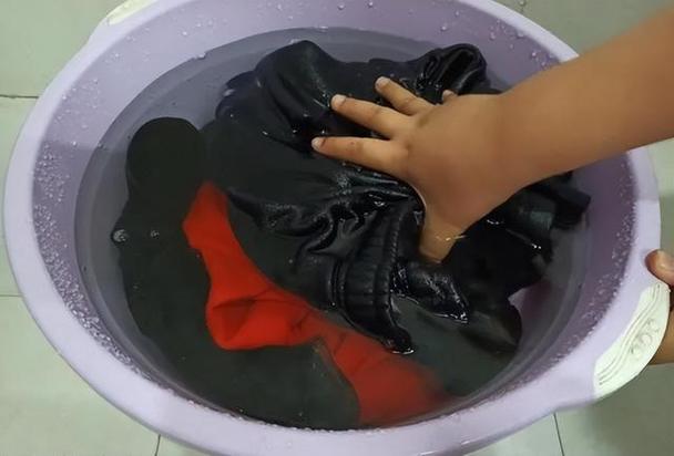 新衣服不洗就穿?这个风险要知道