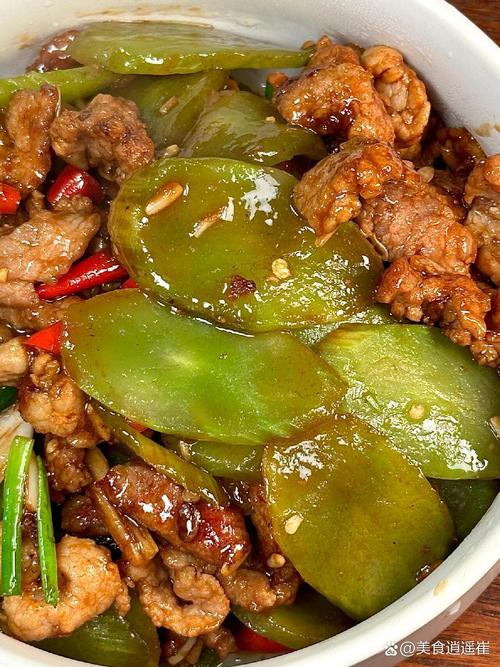 炒菜时先放肉还是先放菜？