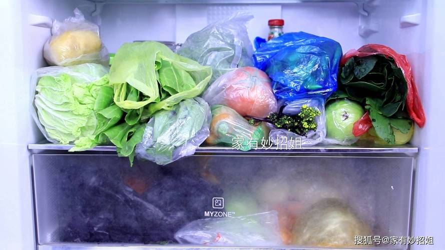 塑料袋装菜放冰箱？小心慢性中毒