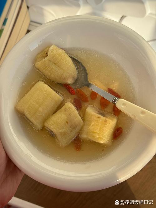 香蕉皮敷手去死皮的正确方式