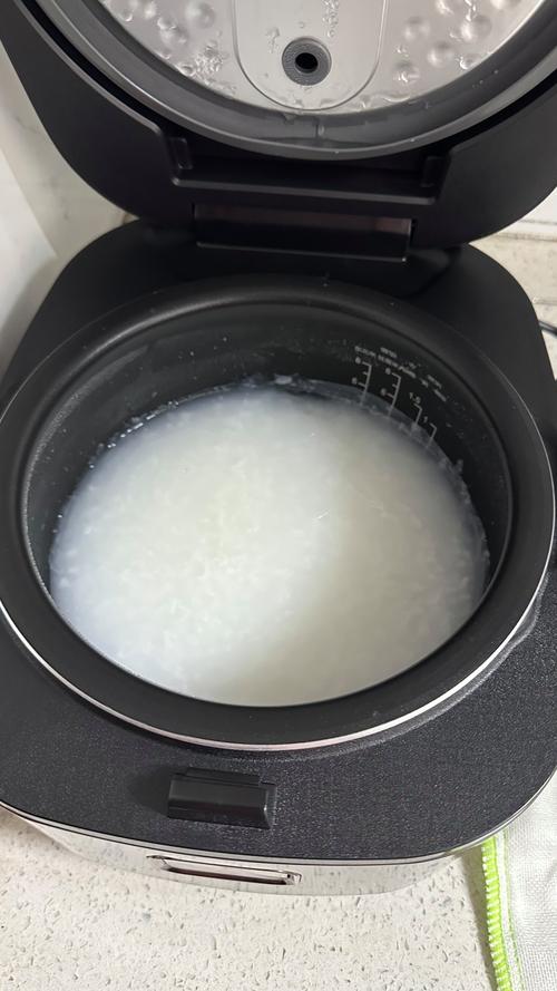 如何正确使用电饭煲煮稀饭？