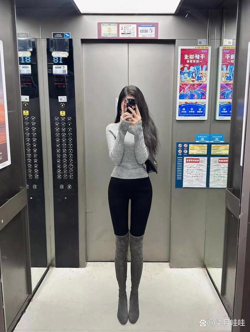 电梯自拍技巧：3个角度拍出显瘦效果