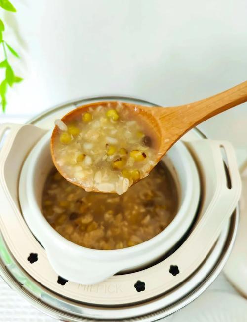 煮绿豆汤快速出沙的研磨预处理