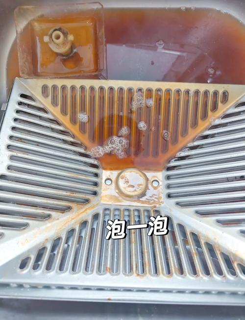 如何清洗抽油烟机的过滤网？