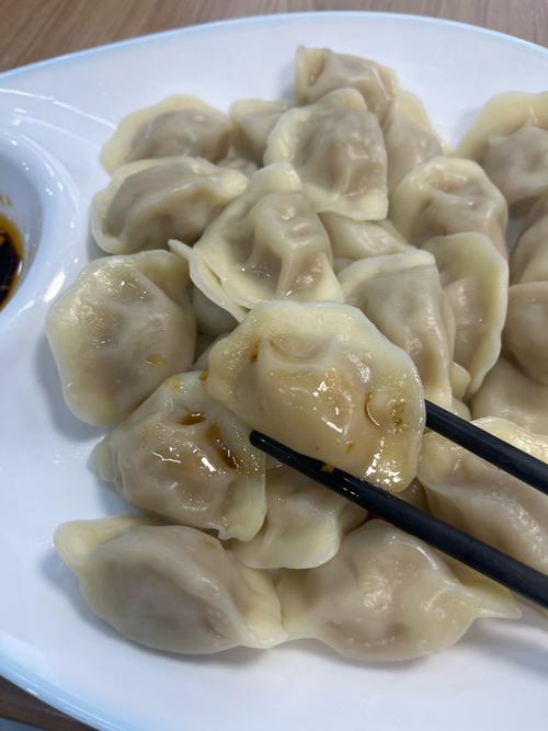 如何挑选新鲜的速冻饺子？