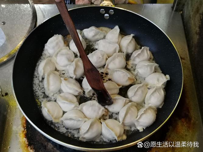 为什么煮饺子要加三次冷水？传统方法背后的科学原理