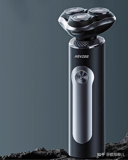 电动剃须刀夹胡子怎么办？刀片方向调整 45 度角