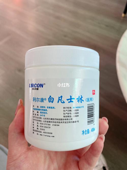 手机摄像头有划痕怎么办?凡士林涂抹填充修复