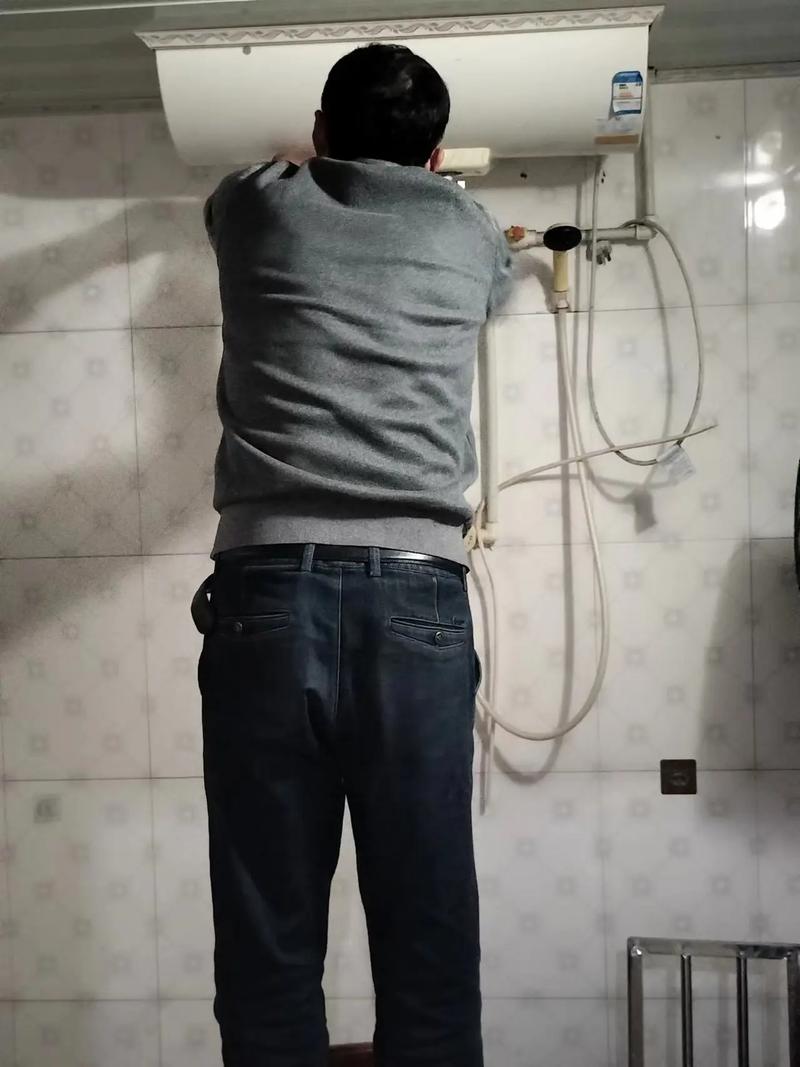 如何清洗电热水器?