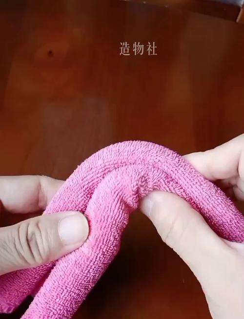 旧毛巾循环利用:制作宠物窝教程