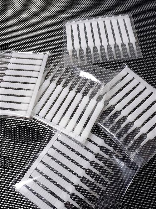 手机充电口灰尘清理的专用工具