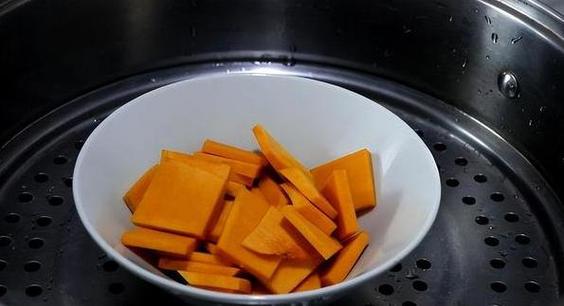 如何挑选新鲜的速冻南瓜碎末？