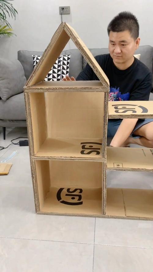 快递纸箱改造书架:零成本收纳方案