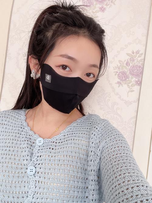戴口罩皮肤长痘？使用「无油防晒霜」