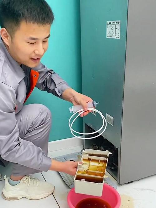 冰箱冷藏室有积水怎么处理?排水孔疏通技巧