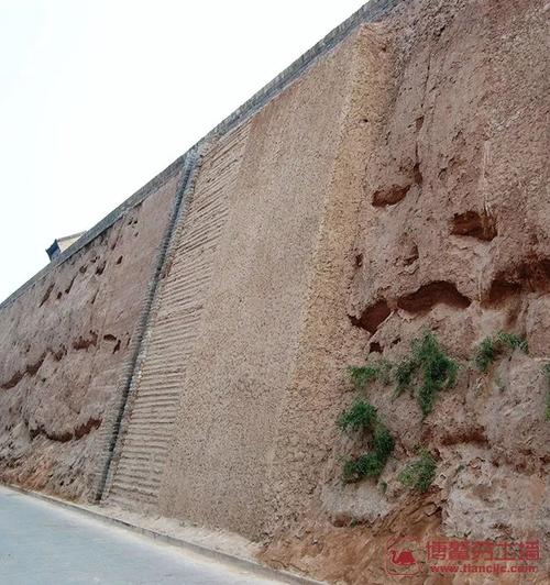古代城墙为何采用夯土结构?建筑史解析