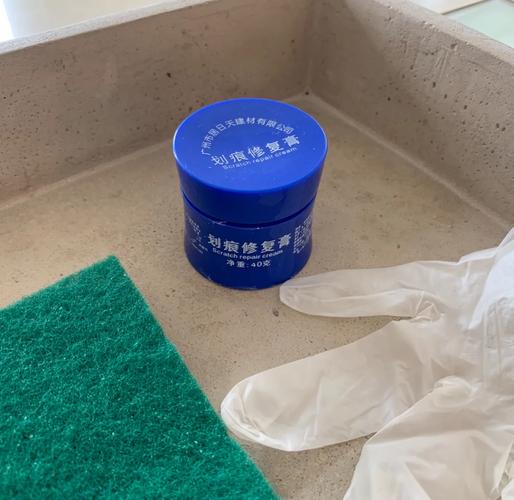 亚克力家具划痕修复!牙膏 + 棉布抛光术